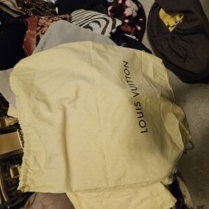 Pics For @divaon_abudget  Louis Vuitton Dust Bag